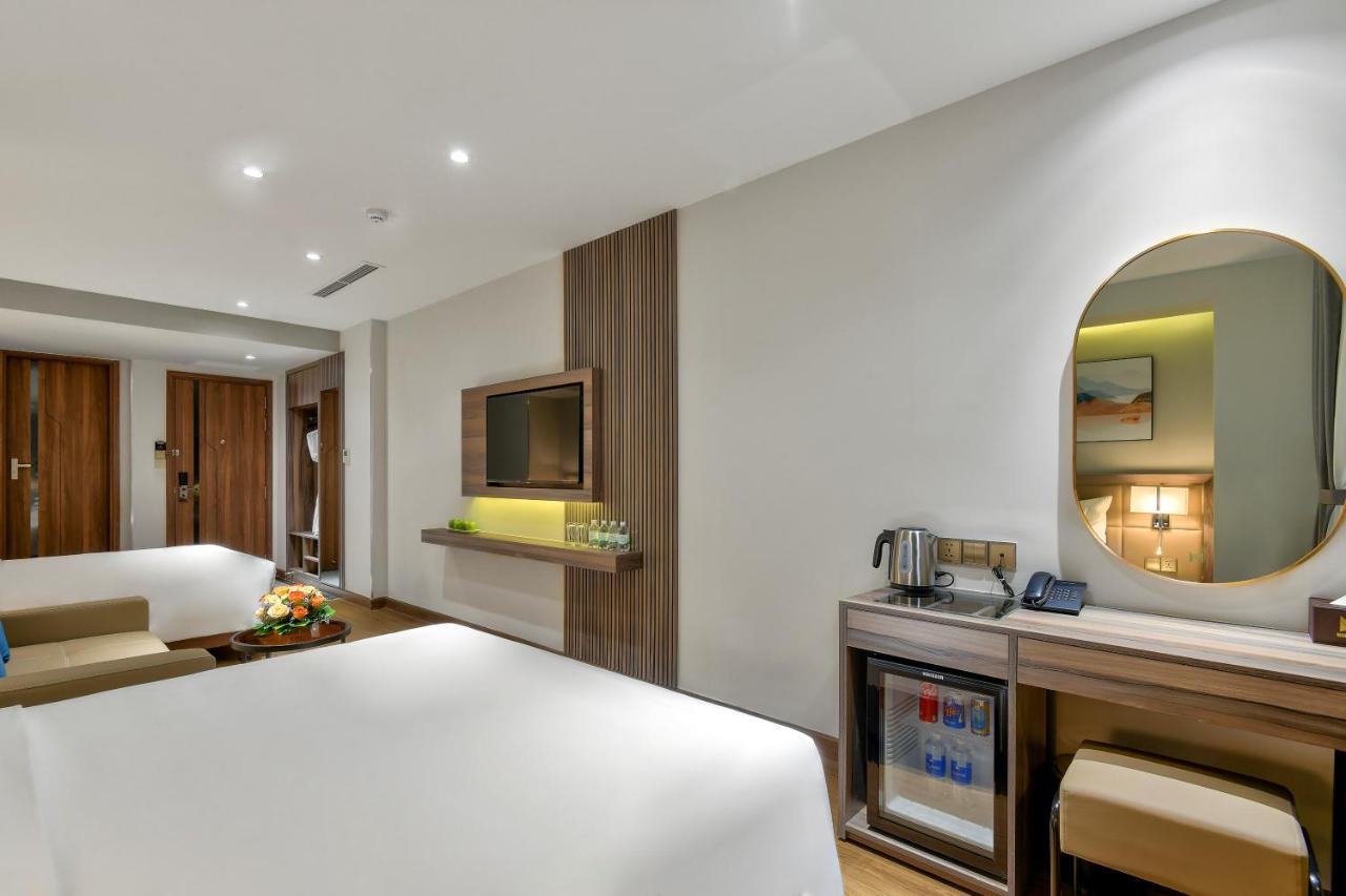 Maris Hotel Нячанг Екстер'єр фото
